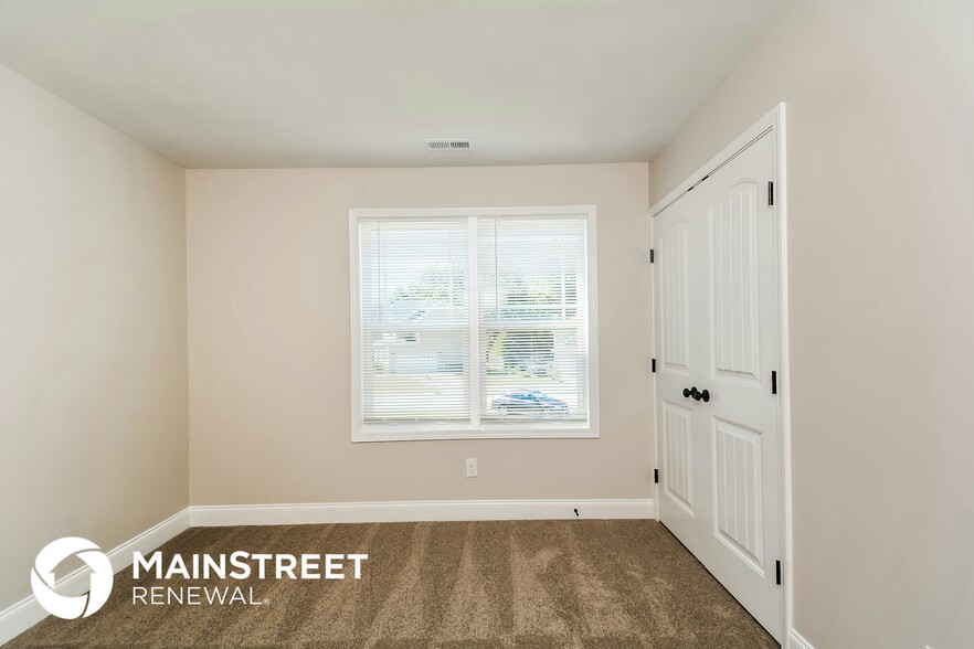 Building Photo - 39 Wood Green Dr