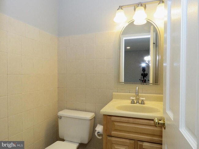Building Photo - 3013 Hickory Grove Ct