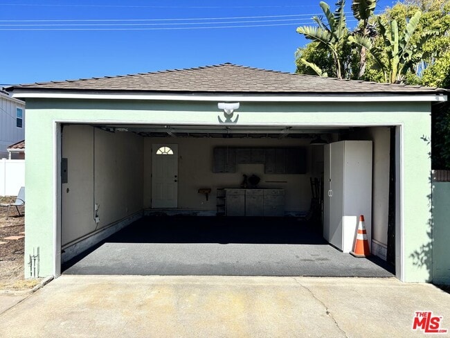 Building Photo - 8112 Loyola Blvd