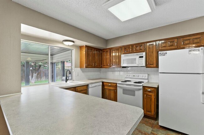 Building Photo - 1713 Richland Dr