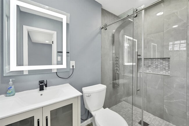 Building Photo - 5215 Trail Lake Dr
