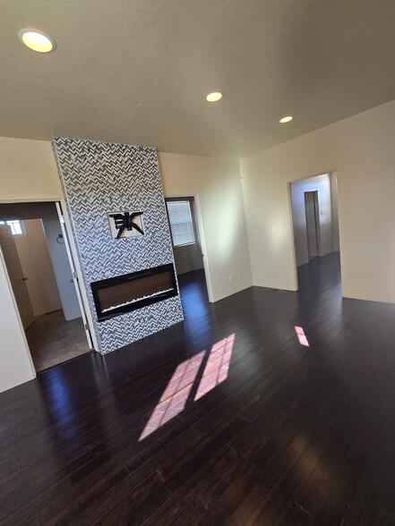 Building Photo - 3024 Calle Nueva Vista