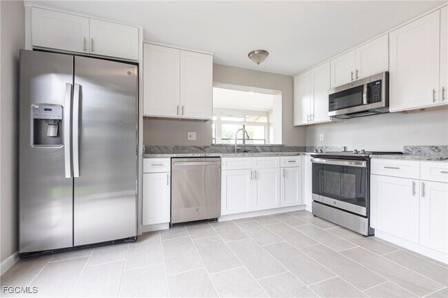 Building Photo - 16737 Pheasant Ct