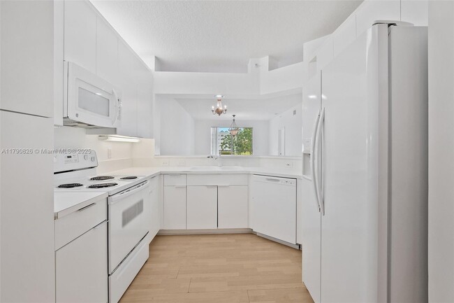 Building Photo - 10730 NW 66th St