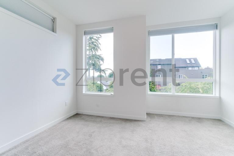 Building Photo - Unit