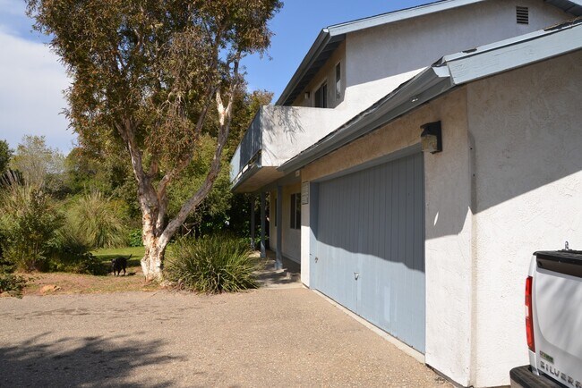 Primary Photo - 850 Camino Lindo