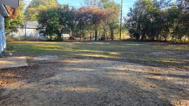 Building Photo - BEAUTIFUL 3 BEDROOM 1 BATH HOME