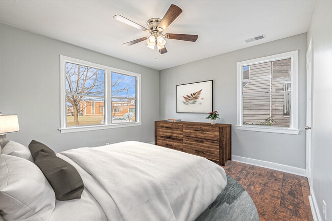 Building Photo - 701 9th Ave S