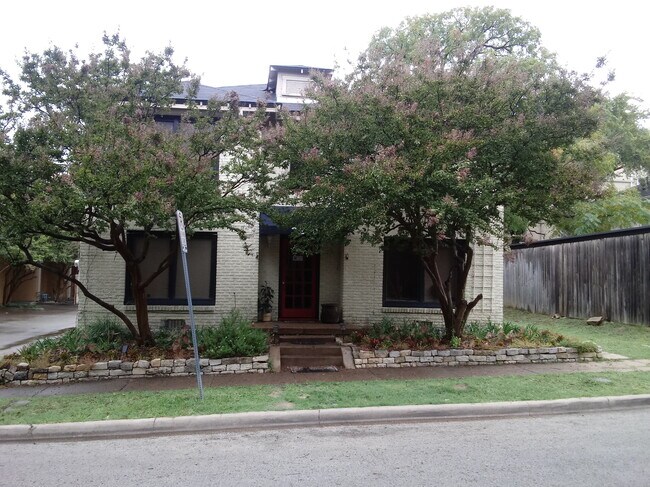 Primary Photo - 3210 N Haskell Ave