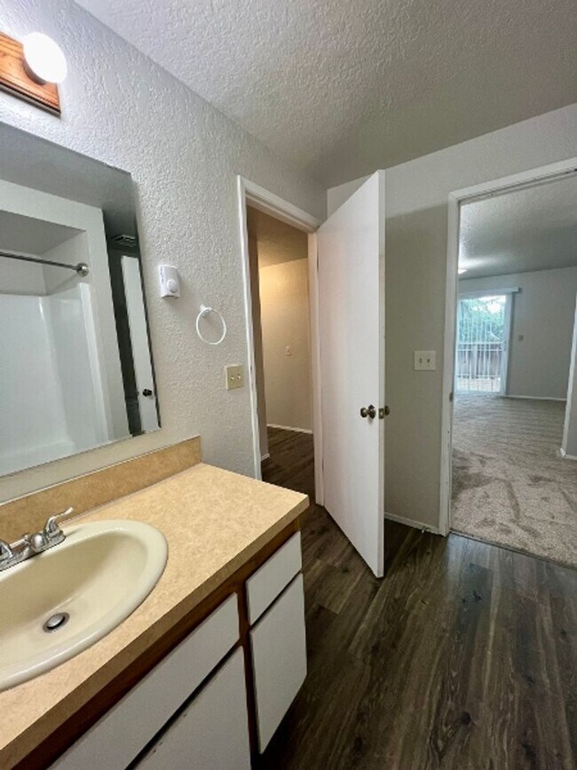 Building Photo - 8010 S Bicentennial Loop SE