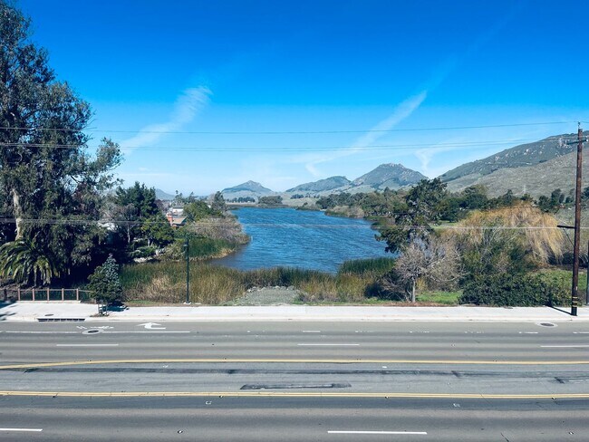 Building Photo - Spacious 3 Bedroom 2 Full Bath Condo with Stunning Views and Energy Savings