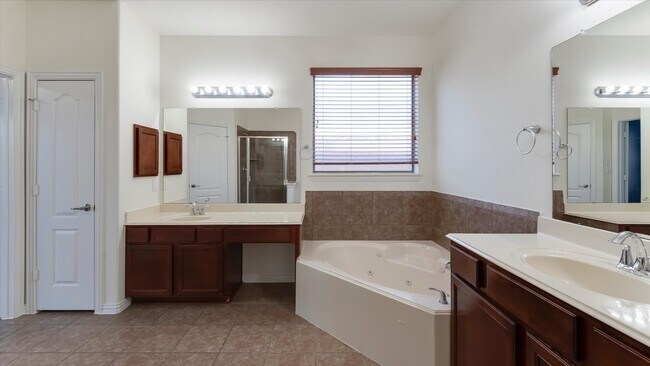 Building Photo - 13202 Indigo Creek Ln