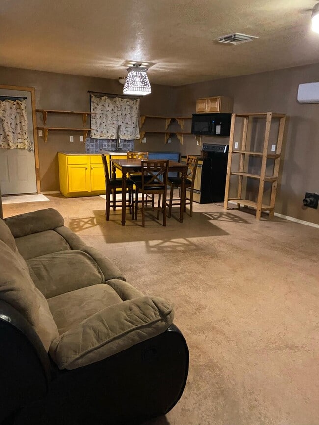 Building Photo - 170 El Cerro Lp