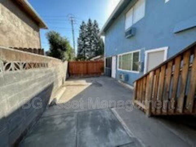 Building Photo - 2417 Northrop Ave