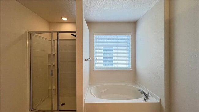 Building Photo - 16048 Yelloweyed Dr