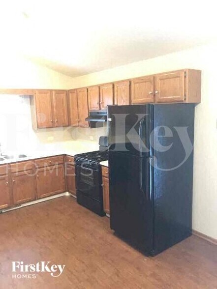 Building Photo - 1917 Joanna Ave