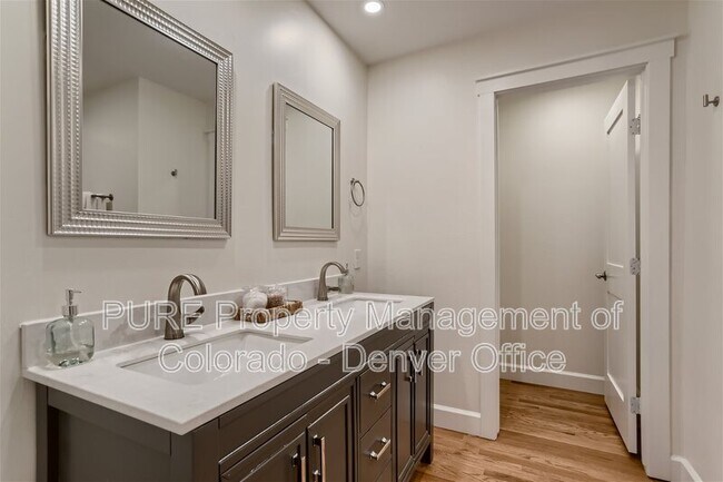 Building Photo - 787 Crescent Ln
