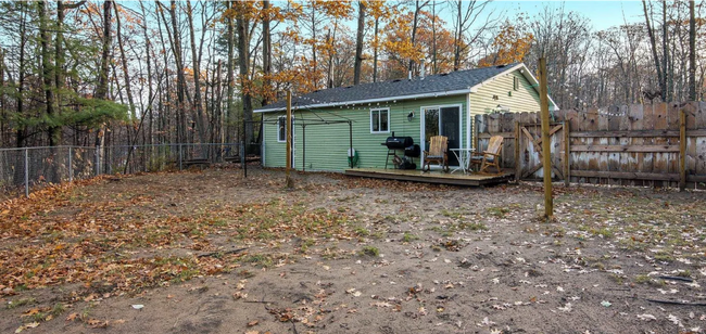 Building Photo - Woodsy Retreat in Lake Ann