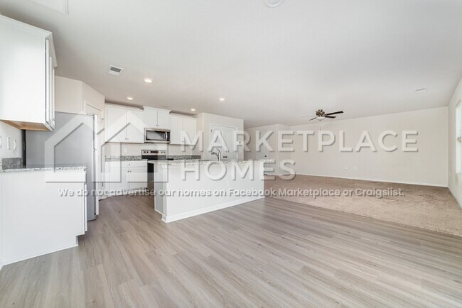 Building Photo - 3051 Cres Lk Ln