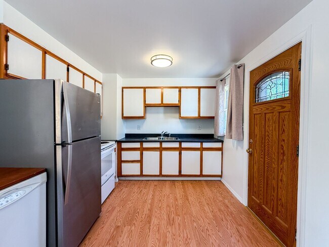 Building Photo - 6119 N Braeburn Dr