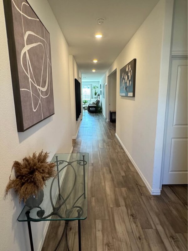 Building Photo - 1219 Smoketree Ln