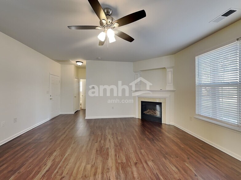 Building Photo - 133 Milroy Ln