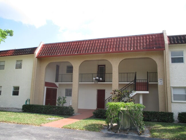 Primary Photo - 106 Lake Evelyn Dr
