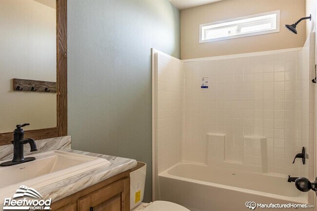 Building Photo - 17 Starling Dr