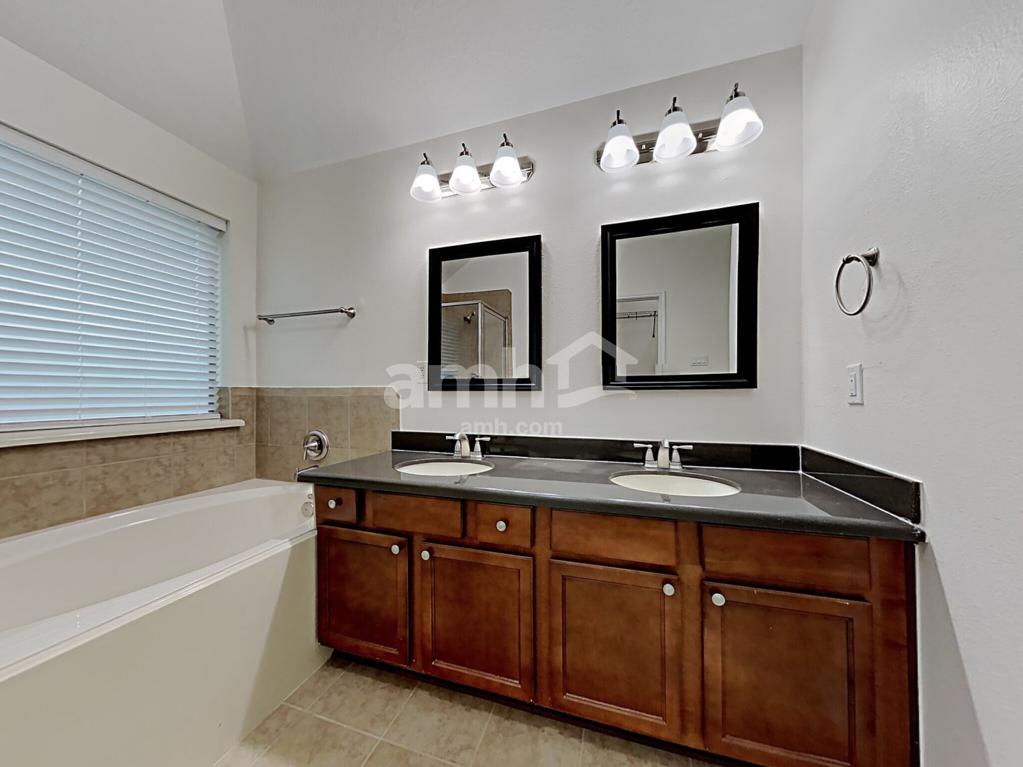 Building Photo - 10006 Blissfull Valley Ln