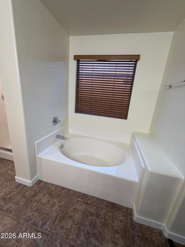 Building Photo - 46058 W Tulip Ln