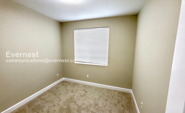 Building Photo - 428 Whistler Pl