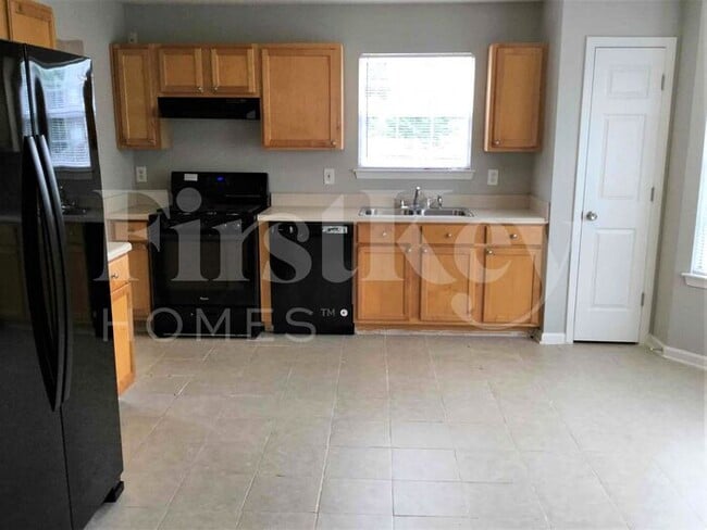 Building Photo - 4200 Reserve Hill Crossing