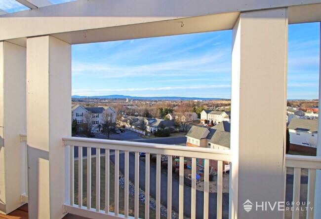 Building Photo - Beautiful Rental with Scenic Views Just Minutes from Downtown Harrisonburg!