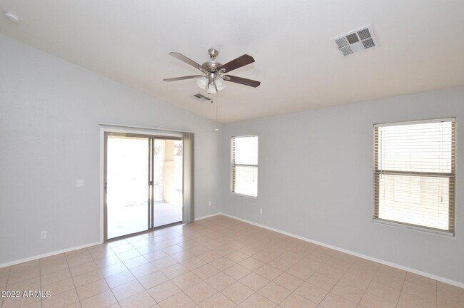 Building Photo - 45588 W Tulip Ln