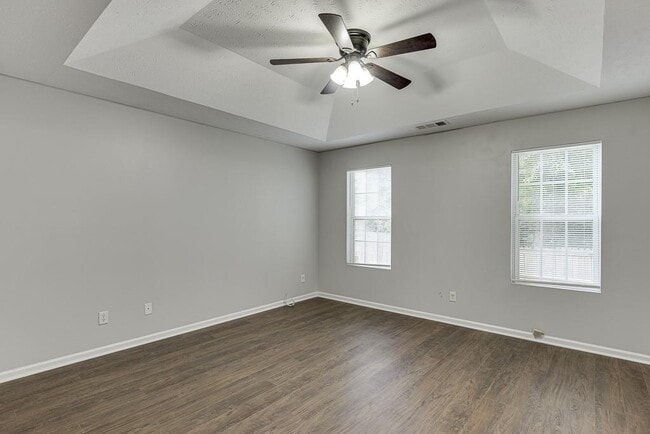 Building Photo - 2195 Oakland Spring Dr