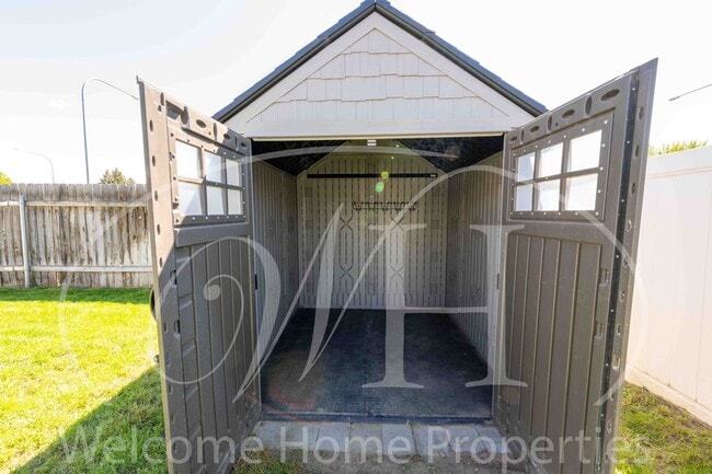 Building Photo - Newer 2 bed/2bath Home in Quiet Neighborhood