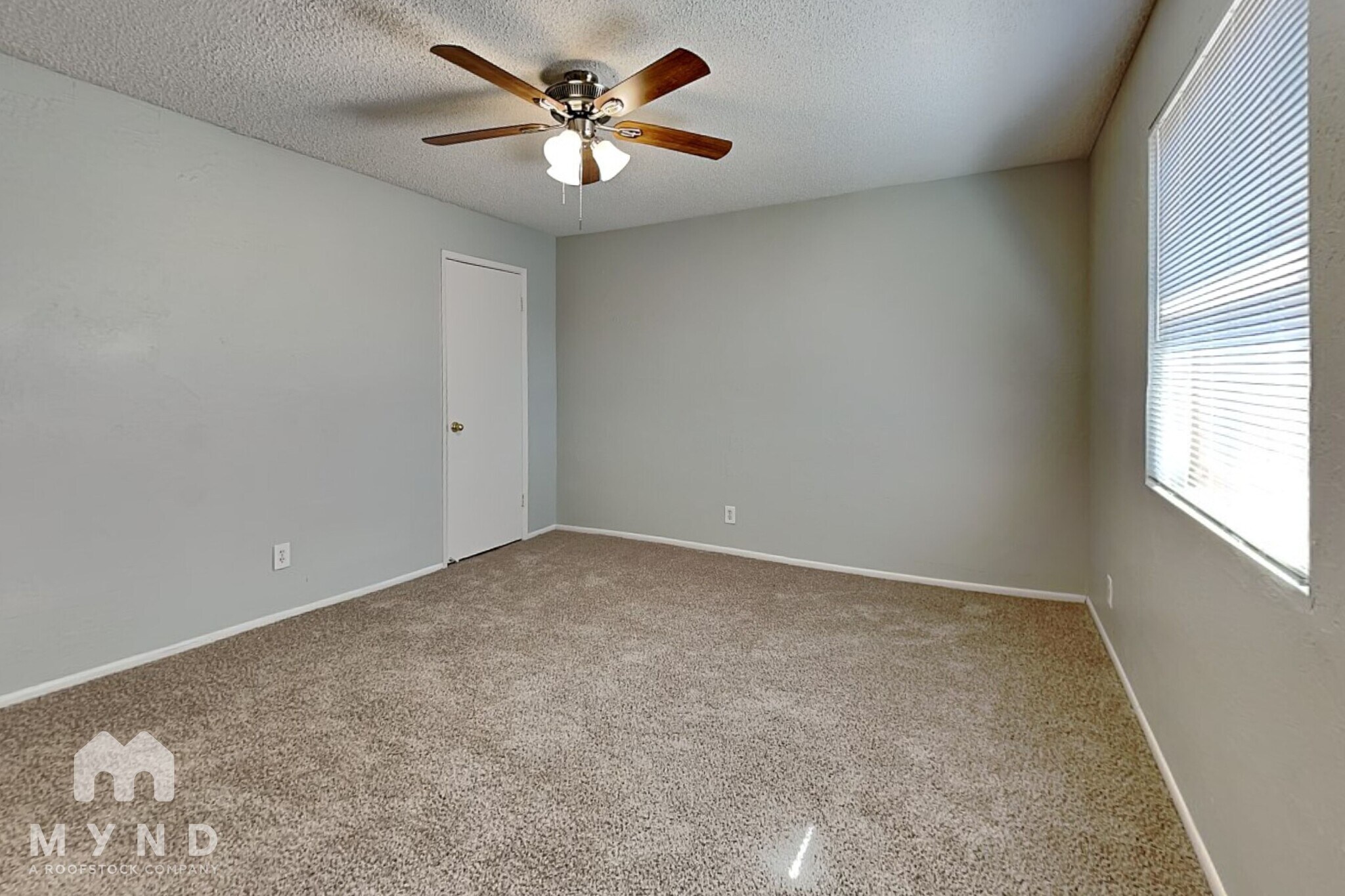 Building Photo - 10716 N Arapaho Dr