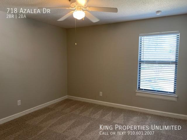 Building Photo - 718 Azalea Drive Unit 454