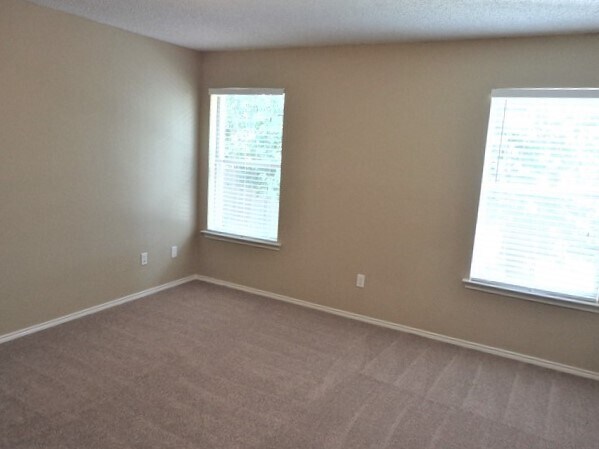 Building Photo - 10236 Westward Dr