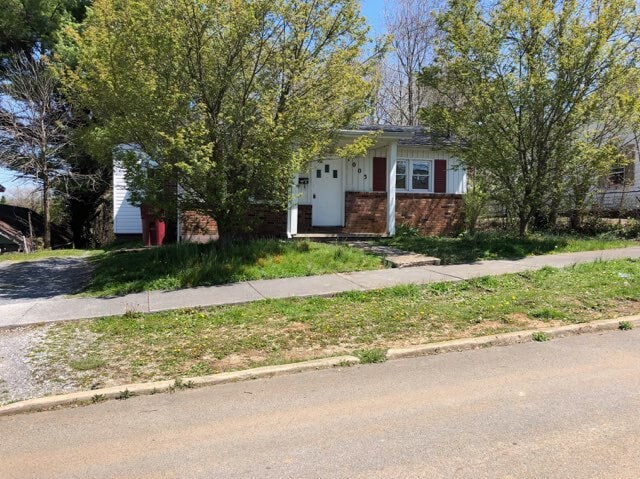 Building Photo - 1003 Henry St