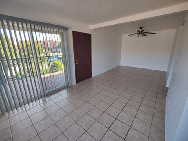 Building Photo - 1307 Rufina Ln