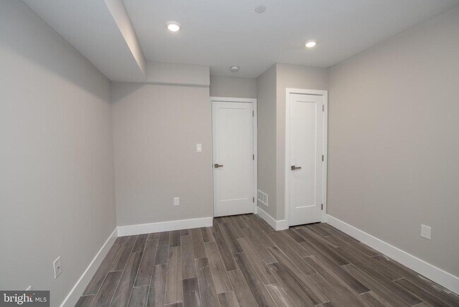 Building Photo - 2213 Emerald St