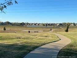 Building Photo - 10710 N 146th E Ave