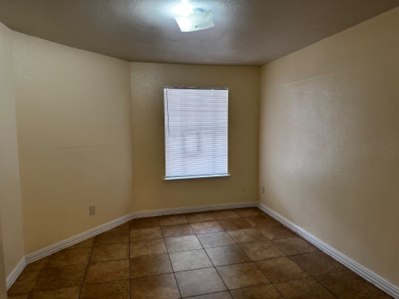 Building Photo - 9797 Leawood Blvd