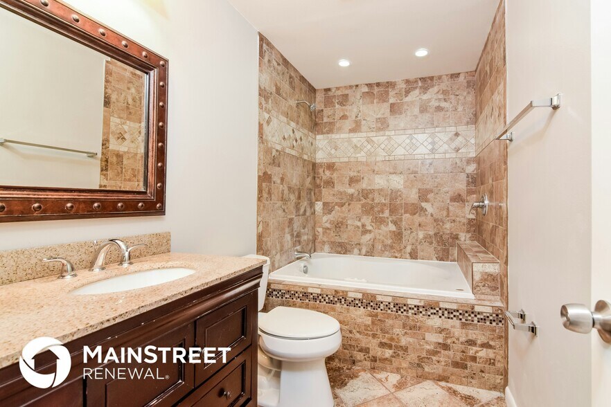 Building Photo - 17606 Shadyside Cir