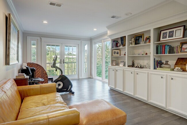 Building Photo - 4732 Post Oak Timber Dr