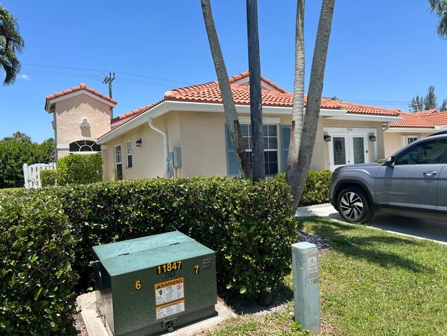 Building Photo - 7565 Edisto Dr