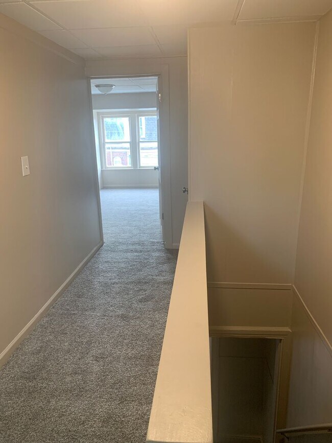 Building Photo - Coming Soon! Spacious Renovated 5 Bed 1.5 Bath House- York City SD