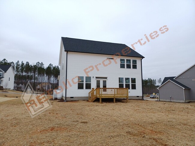 Building Photo - Lovely 4 Bedroom, 3 Bath Single-Family Home w/1st FL Guest Suite & 2 Car Garage in Sierra Heights...