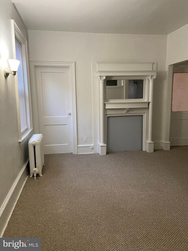 Building Photo - 20 S 61st St